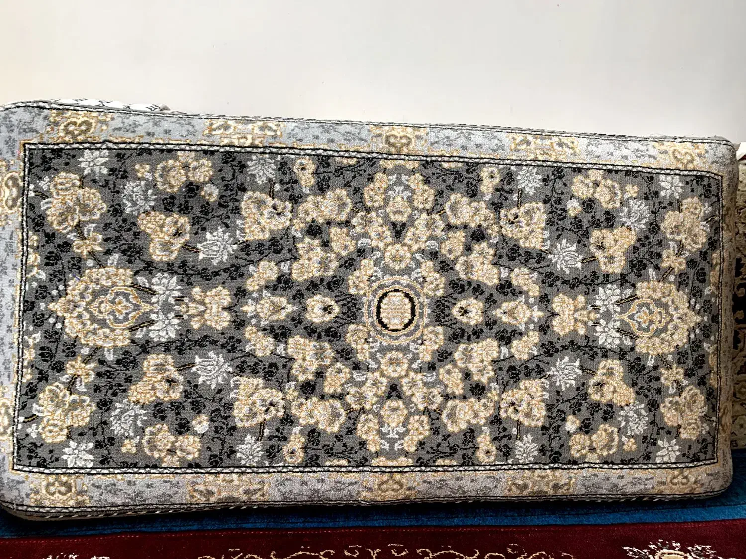 ۴عدد پشتی سالم و سرحال بدون استفاده|پشتی|لنگرود, |دیوار