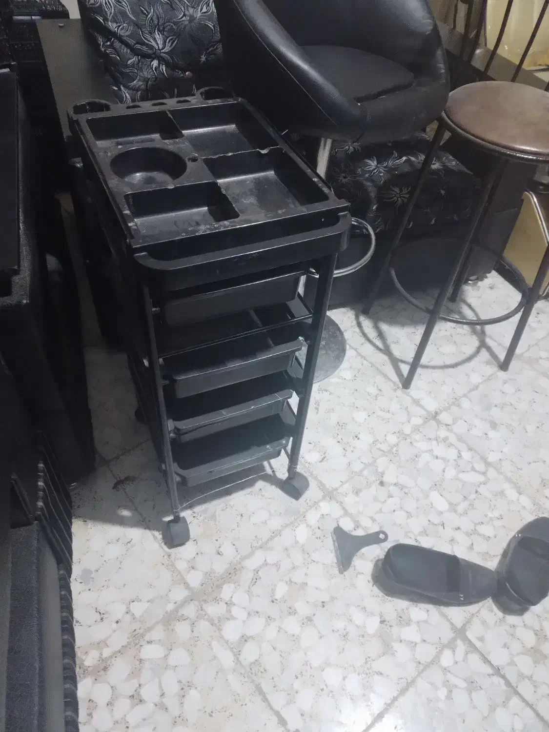 لوازم آرایشگاه|آرایشگاه و سالن‌های زیبایی|خرم‌آباد, |دیوار