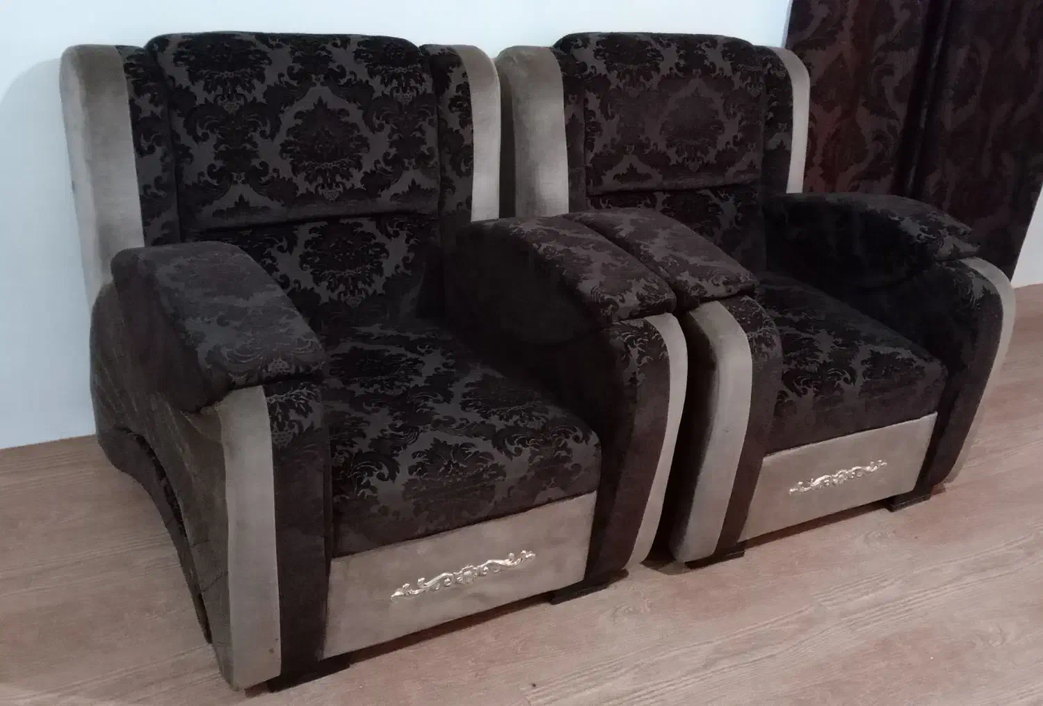 مبل راحتی ۷ نفره و تلویزیون|مبلمان خانگی و میز عسلی|خلخال, |دیوار