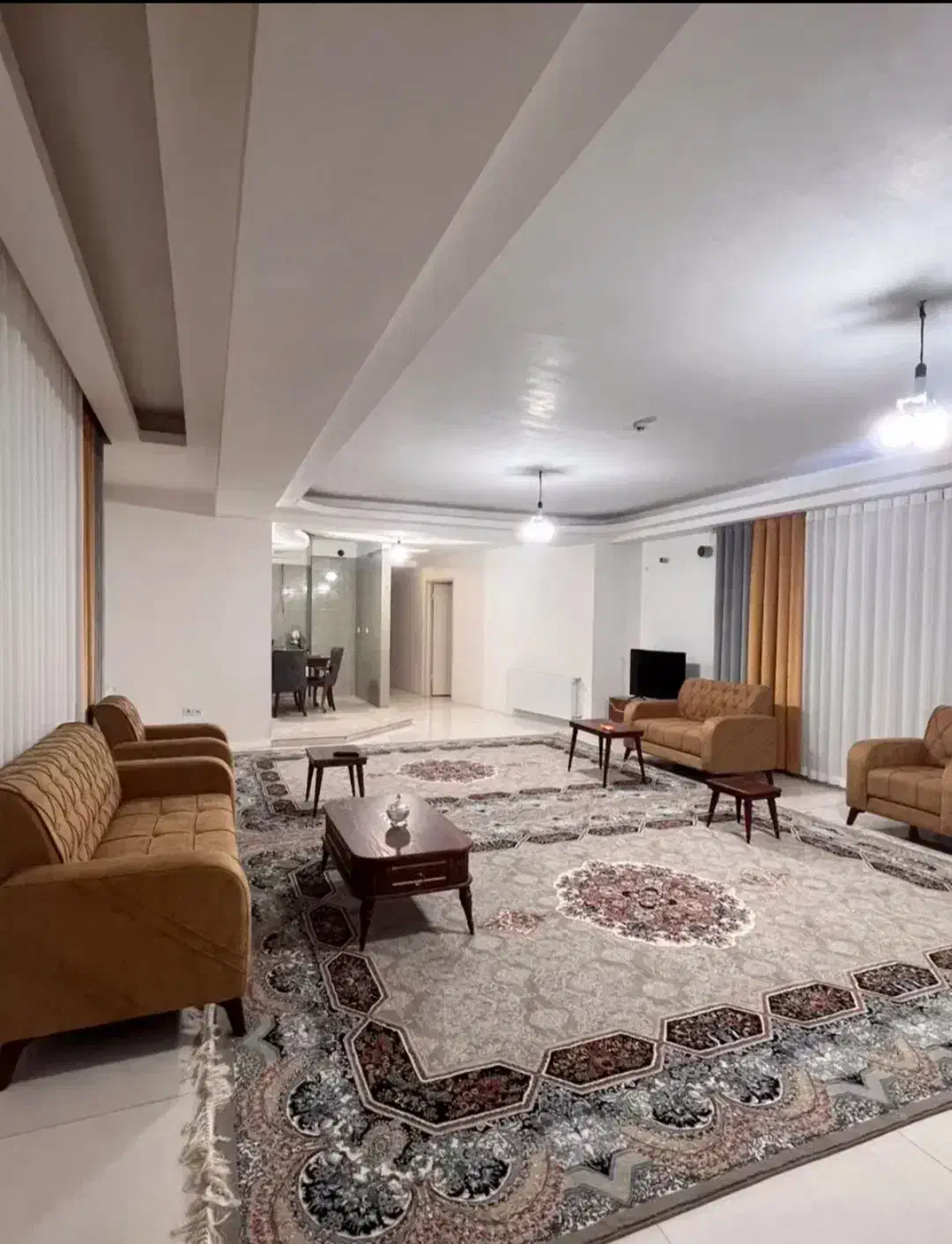 مبله شیک و بسیار تمیز|اجارهٔ کوتاهمدت آپارتمان و سوئیت|شاهینشهر, خانه کارگر|دیوار