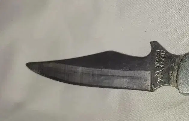 یک عدد چاقوی آمریکایی باکیفیت قیمت مناسب|کلکسیون و سرگرمی|کرمان, |دیوار