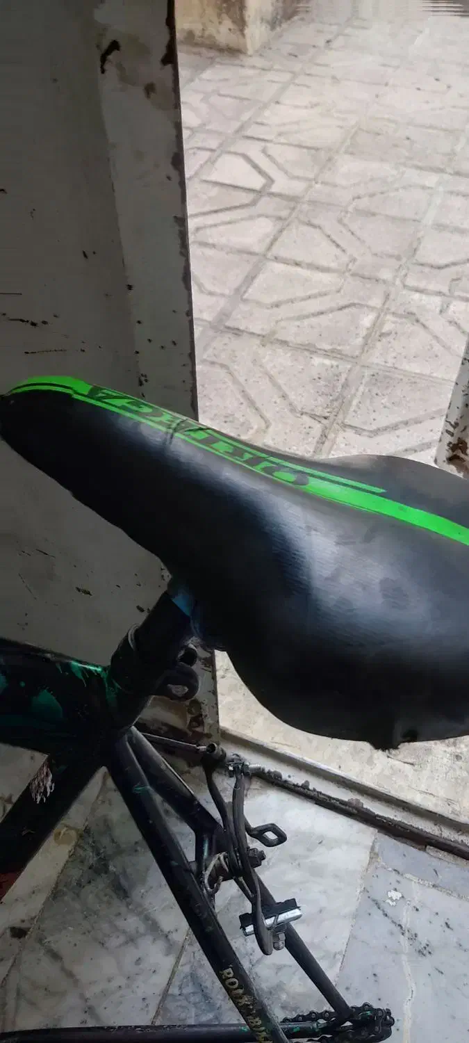 دوچرخه دنده ای تنه رنگ خفن لاستیک ها هم نو هست|دوچرخه، اسکیت، اسکوتر|بیرجند, |دیوار