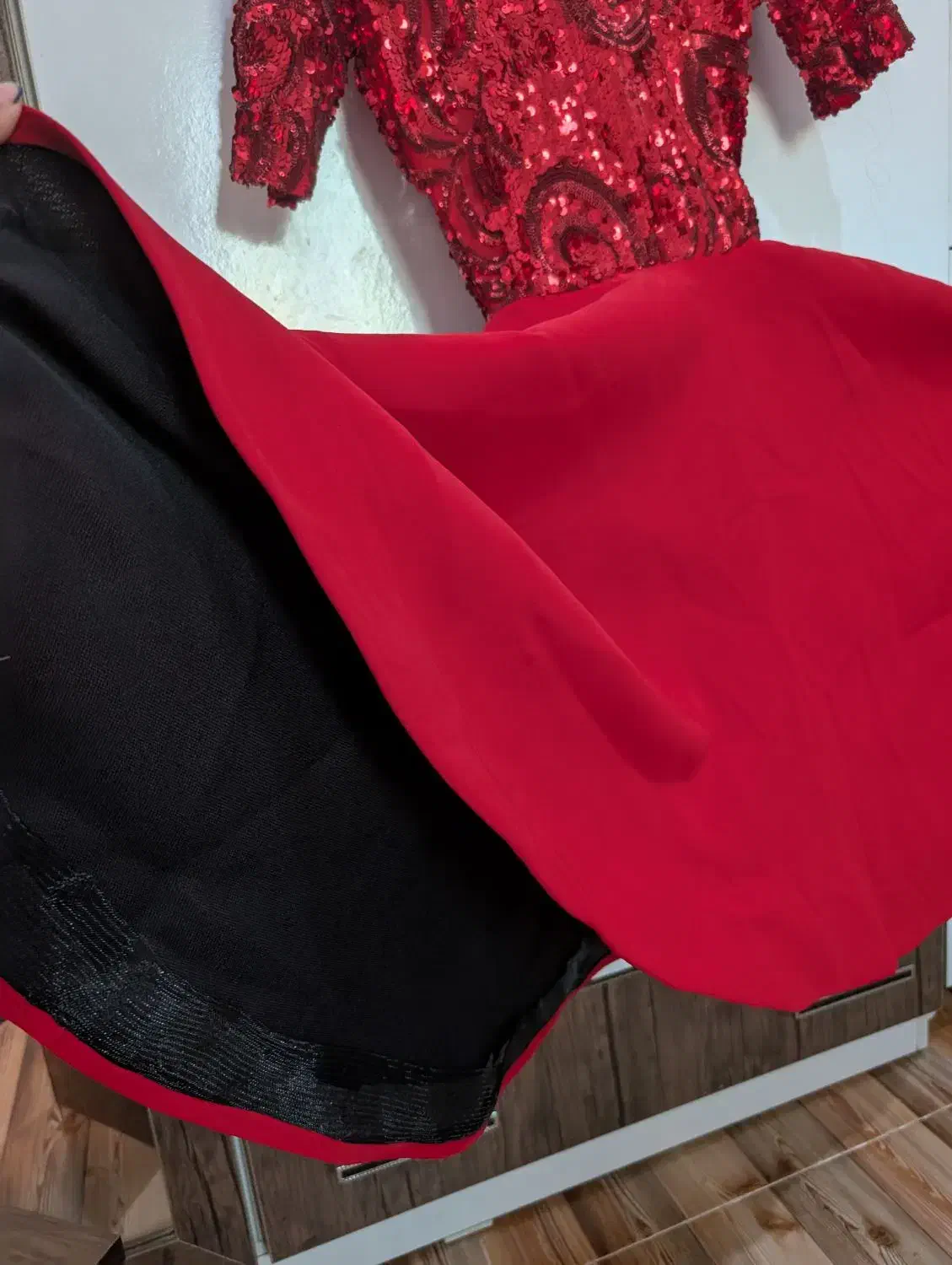 لباس مجلسی|لباس|گوراب زرمیخ, |دیوار