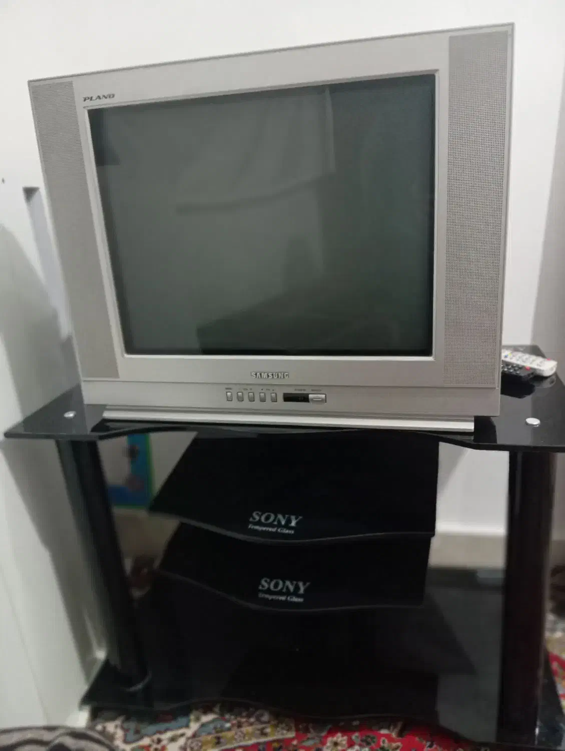 تلوزیون ومیز تلویزیون|تلویزیون و پروژکتور|تاکستان, |دیوار