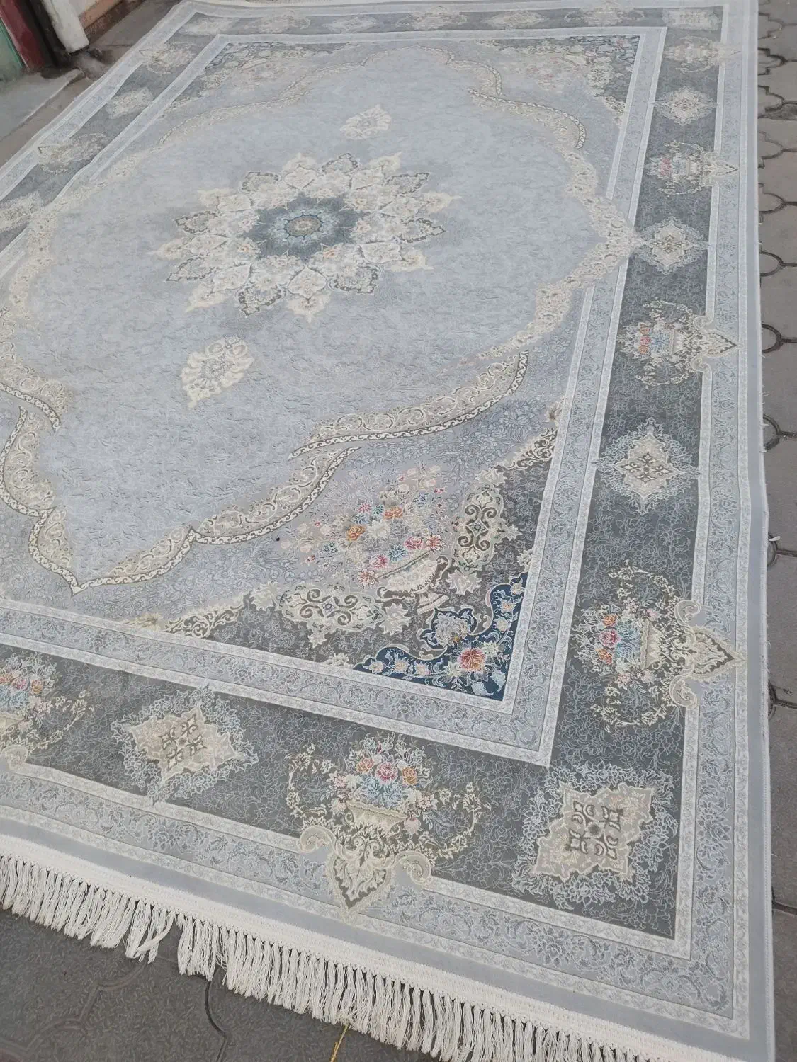 جفت ۹ متری ۱۲۰۰شانه در حد نو|فرش|میانه, |دیوار