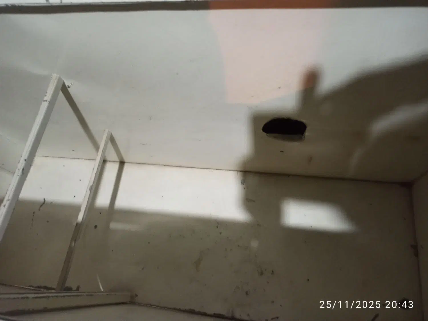 ‌یک‌عدد‌کابینت‌‌۳در‌و‌میز‌کار‌‌به‌فروش‌میرسد‌|مصالح و تجهیزات ساختمان|گرمسار, |دیوار