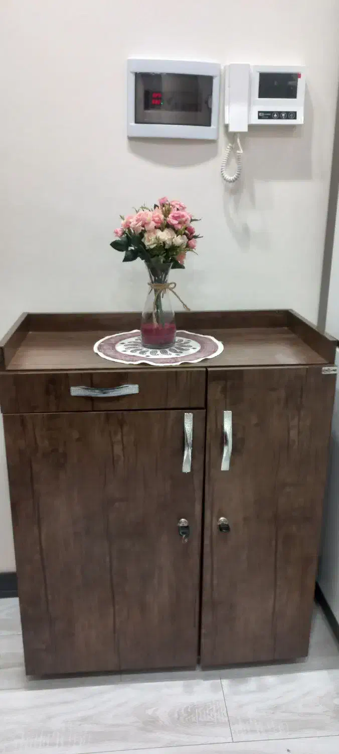 جا کفشی در حد نو و تمیز|جاکفشی، کمد، دراور|پردیس, فاز ۹|دیوار