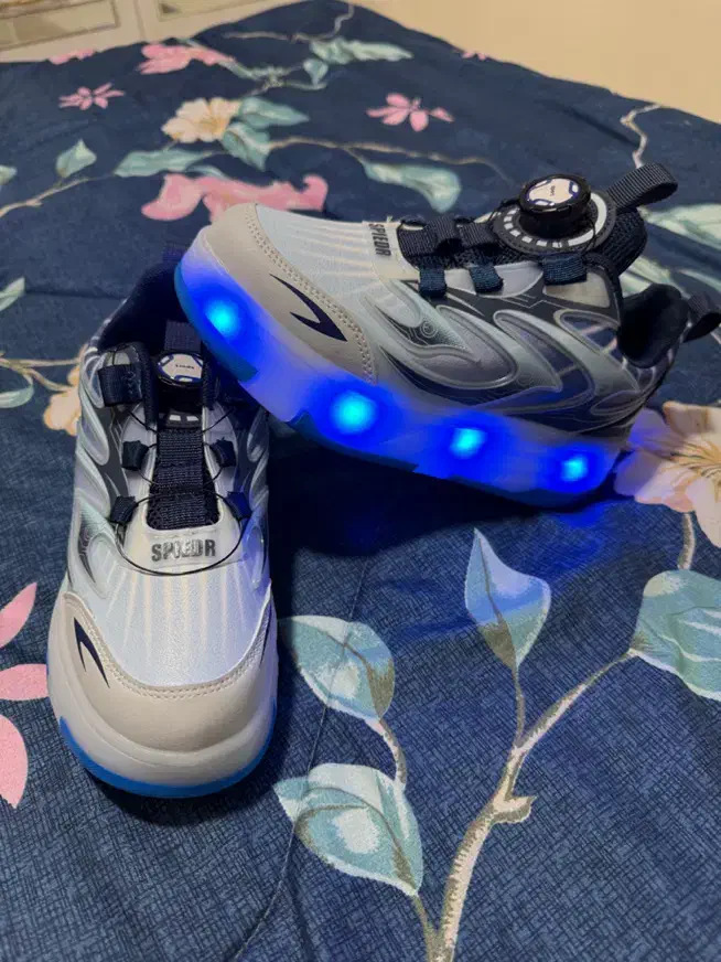 کفش پسرانه اسکیتی|دوچرخه، اسکیت، اسکوتر|شاهین‌شهر, مخابرات (شهید بهشتی)|دیوار