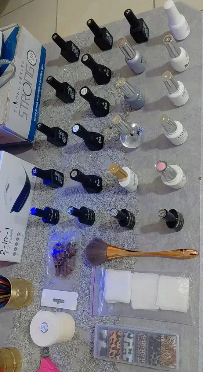 لوازم کاشت ناخن تحویل وسایل نهاوندارسالم دارم|آرایشی، بهداشتی، درمانی|همدان, |دیوار