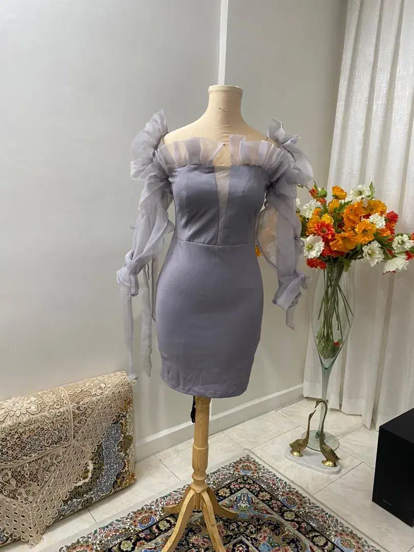 پیراهن|لباس|ری, شهادت|دیوار