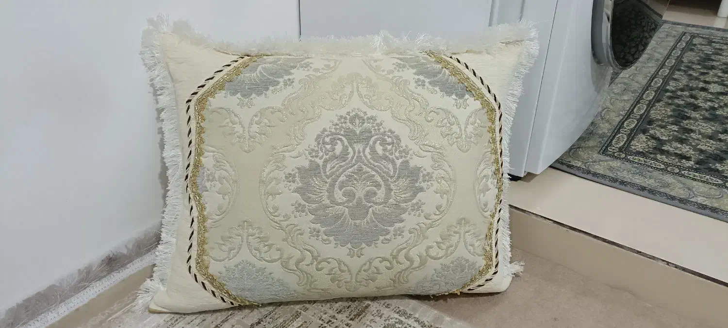 رو بالشتی|رختخواب، بالش، پتو|شیراز, کوشک میدان|دیوار