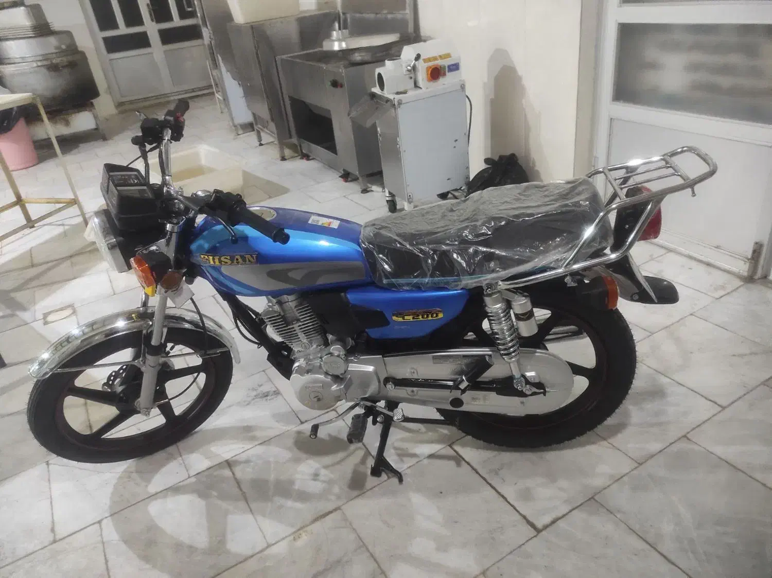 صفر کیلومتر|موتورسیکلت|رشتخوار, |دیوار