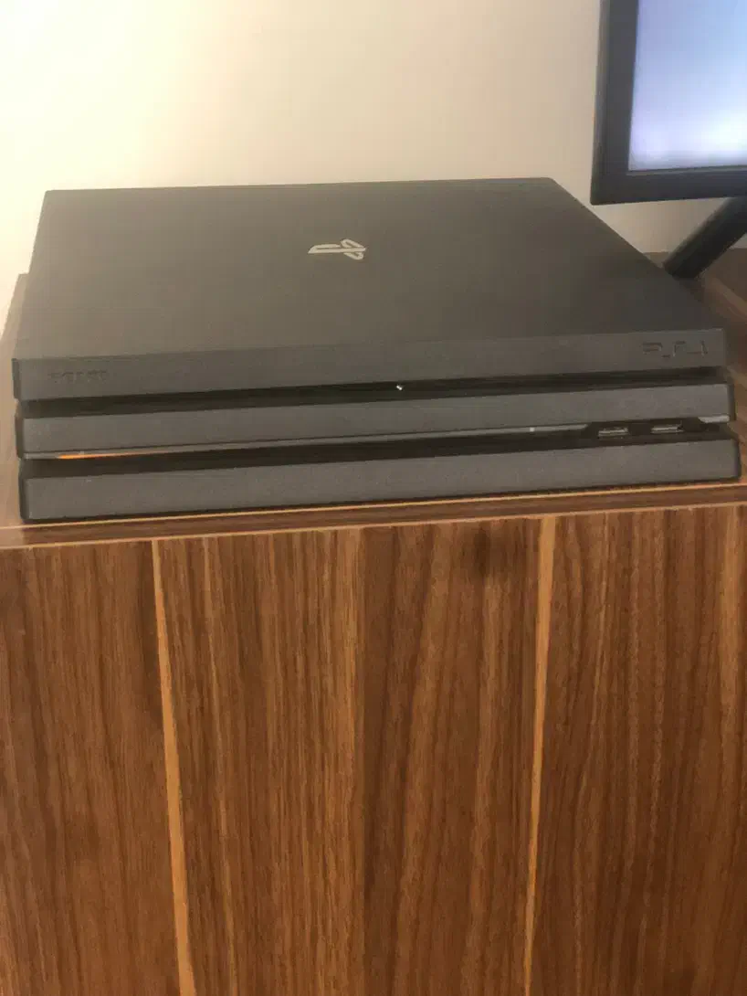 یک ترا کپی خور حرفه ای دو دسته PS4 pro|کنسول، بازی ویدئویی و آنلاین|تهران, مهران|دیوار