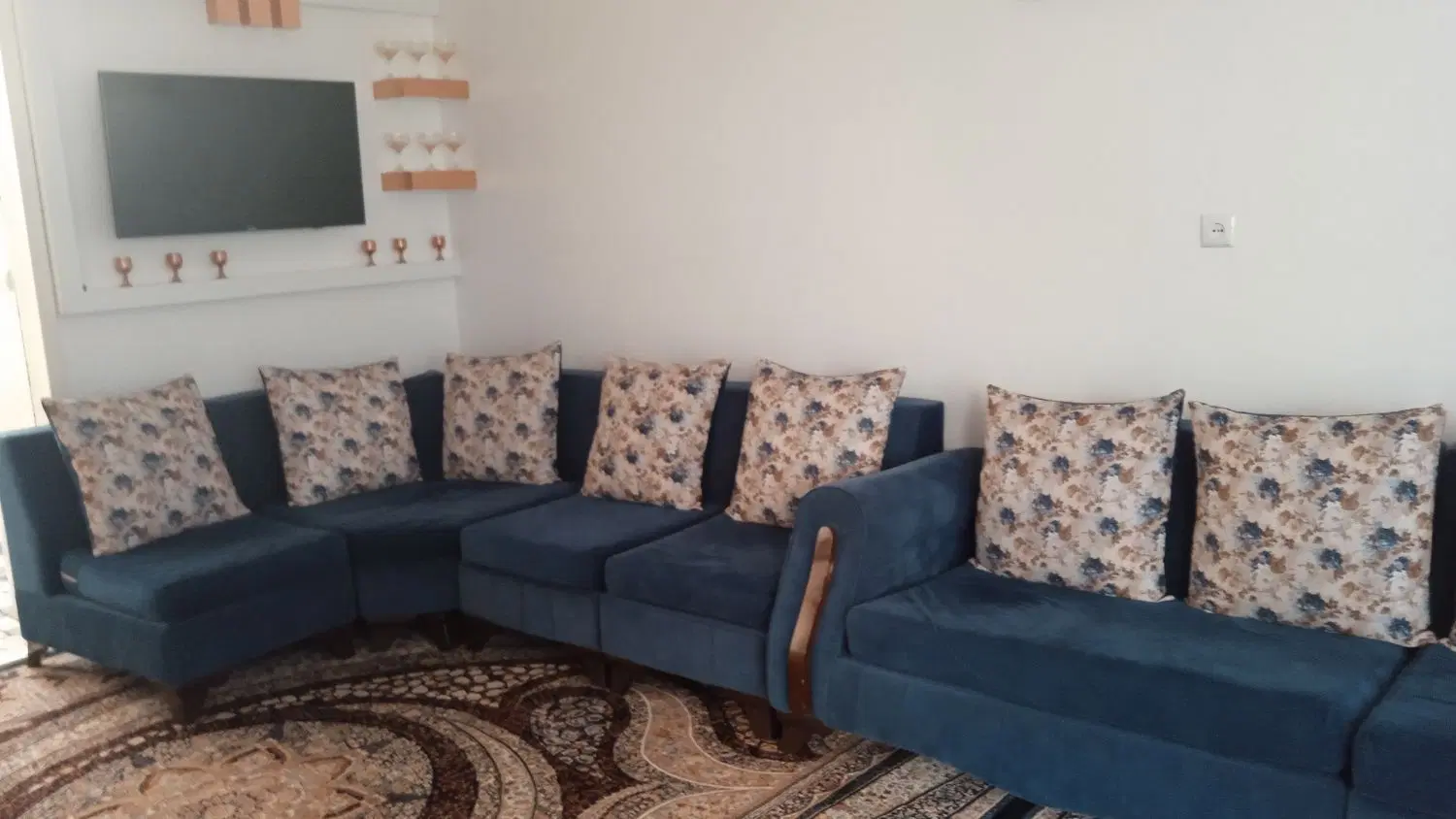 مبل|مبلمان خانگی و میز عسلی|قائن, |دیوار