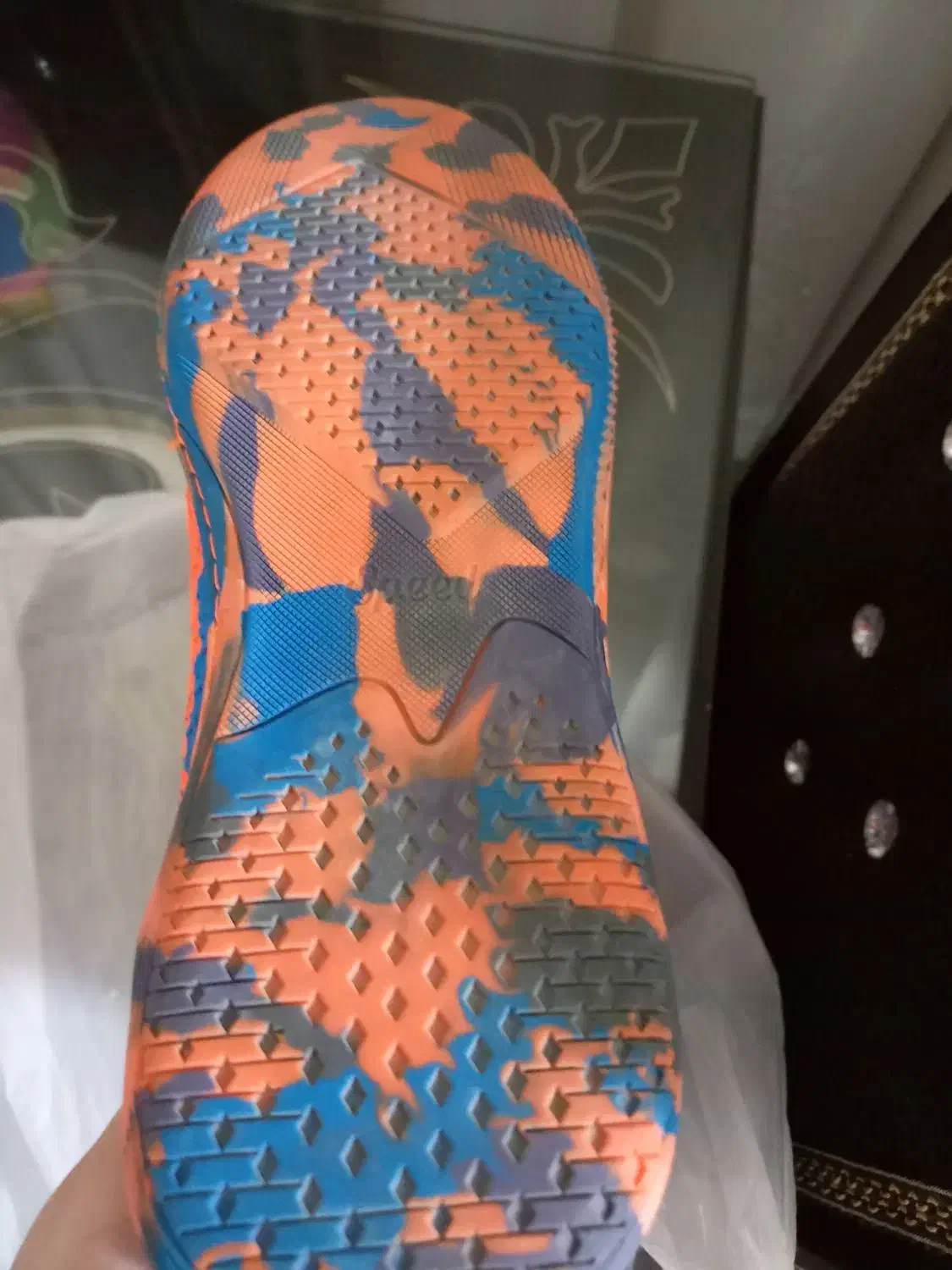 کتونی سالن|تجهیزات ورزشی|قم, نخودی|دیوار