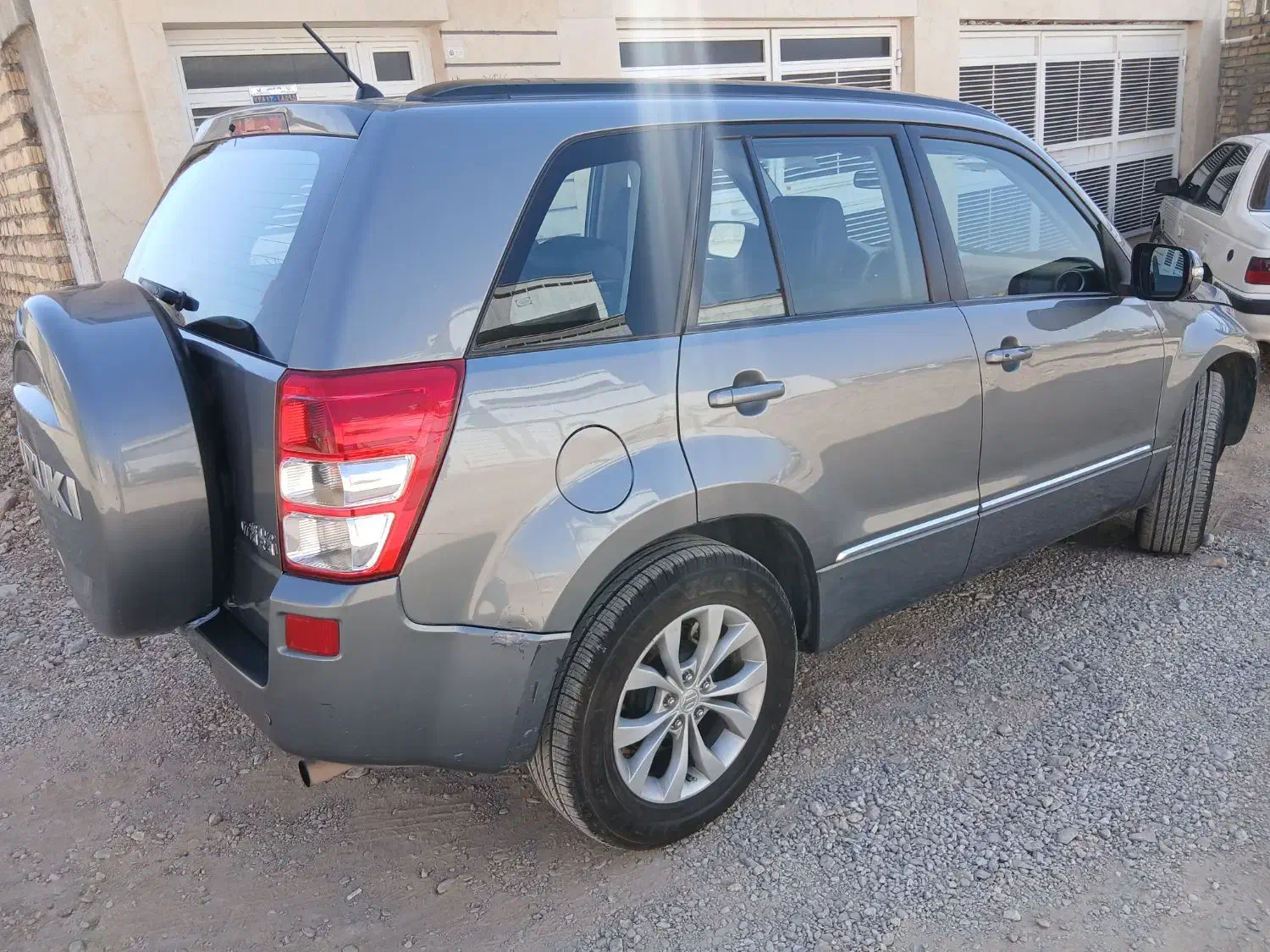 سوزوکی ویتارا مدل ۹۶ تمام فابریک (دنده ای)|خودرو سواری و وانت|شیراز, ارم|دیوار