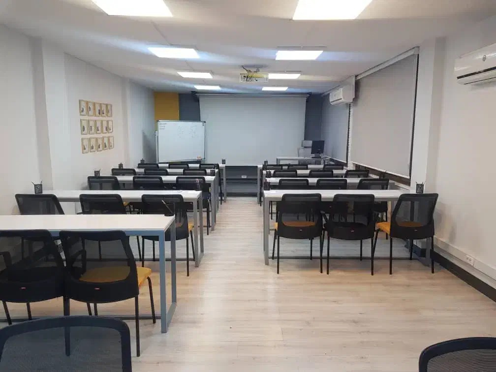 اجاره فضای آموزشی|اجارهٔ کوتاهمدت دفتر کار و فضای آموزشی|تهران, عباسآباد|دیوار