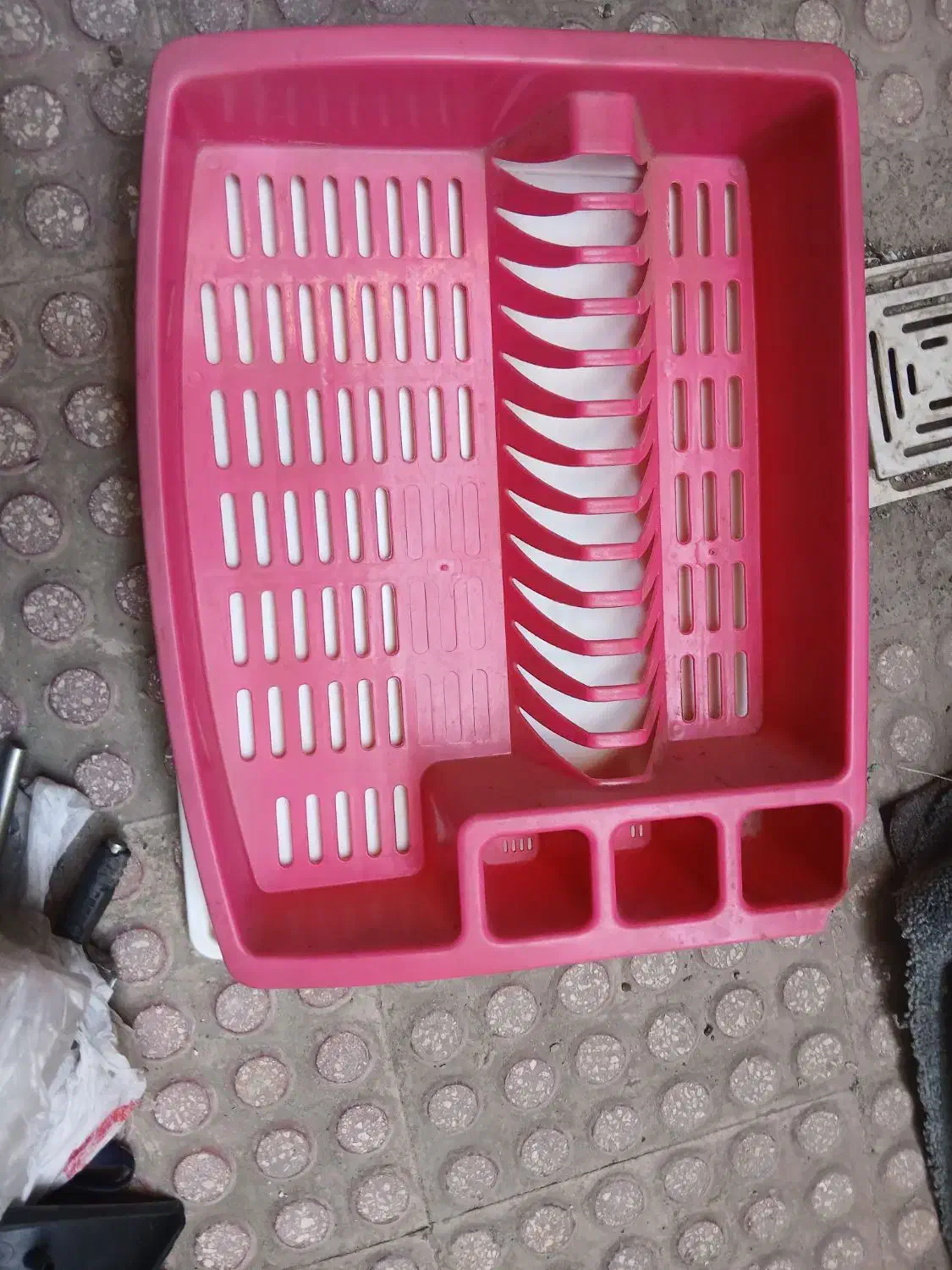 جاظرفی با سینی زیرش|آب‌چکان و نظم‌دهنده ظروف|تهران, زاهد گیلانی|دیوار