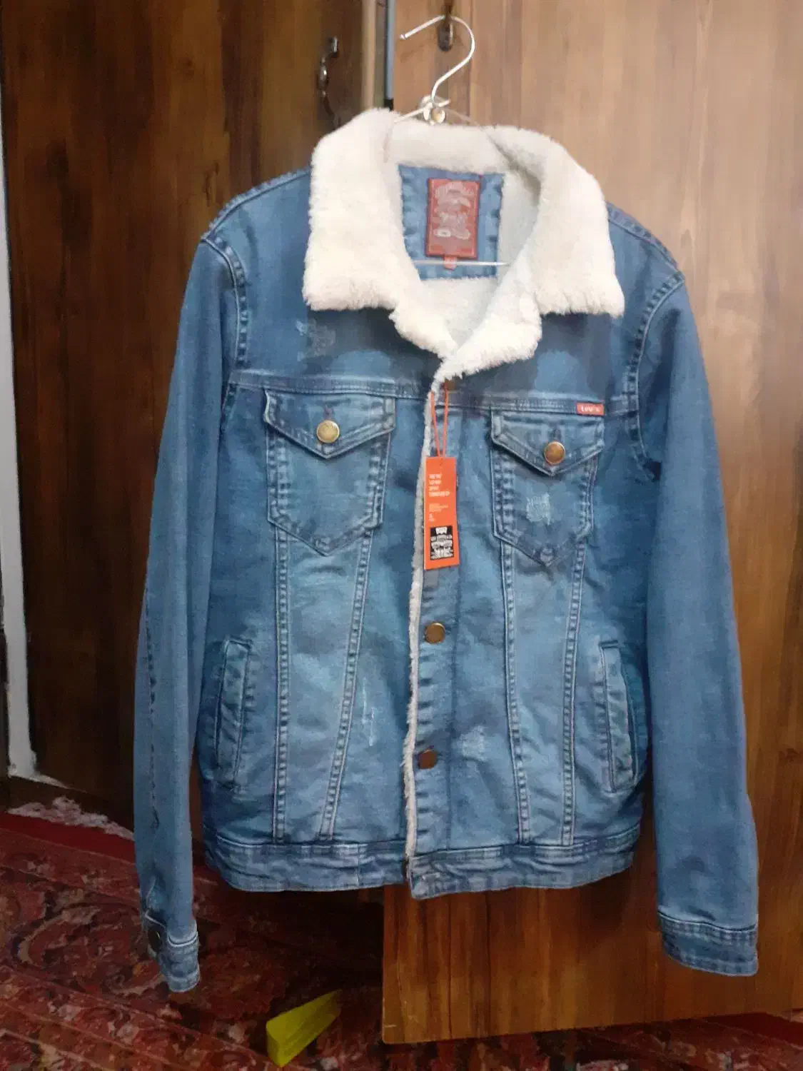 کاپشن لی جین|لباس|باغستان, |دیوار