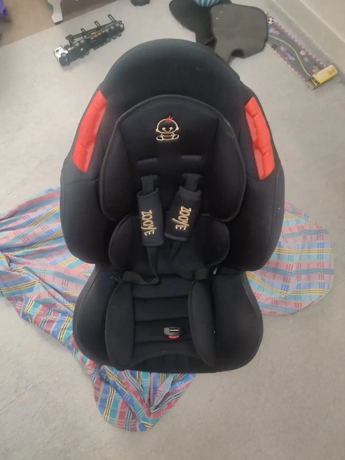 صندلی ماشین کودک|تخت و صندلی بچه|شیراز, ابیوردی|دیوار