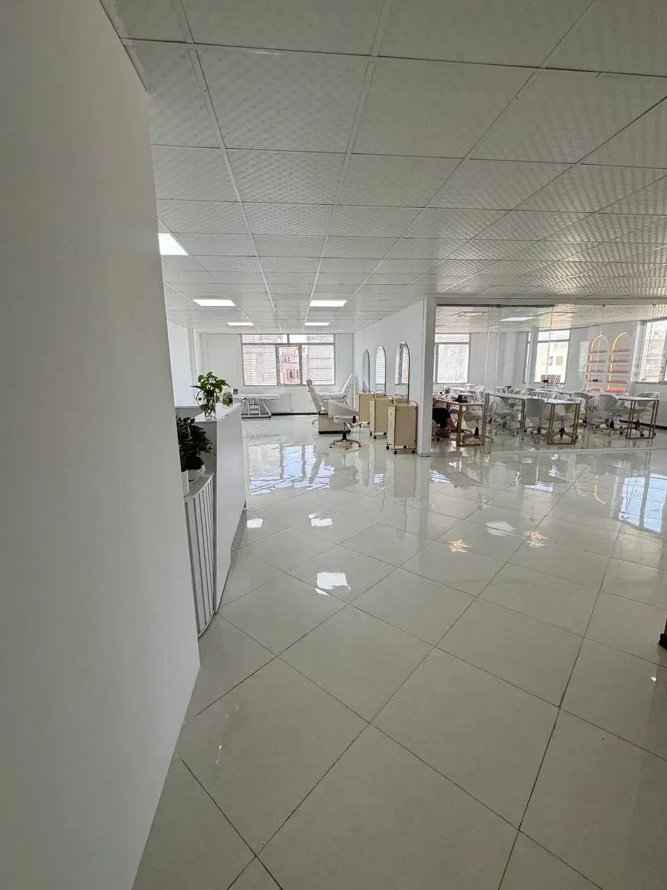 اجاره صندلی ناخن، میکاپ،کوپ،رنگ و لایت،مژه|خدمات آرایشگری و زیبایی|کرج, المهدی|دیوار