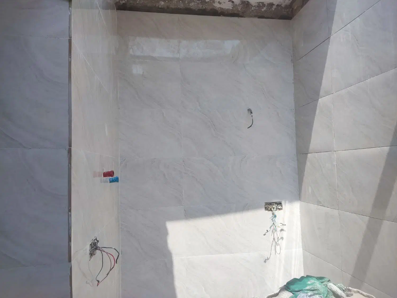 بنایی سیمانکاری کاشیکاری ولکه گیری درخدمتیم|خدمات پیشه و مهارت|بندرعباس, |دیوار