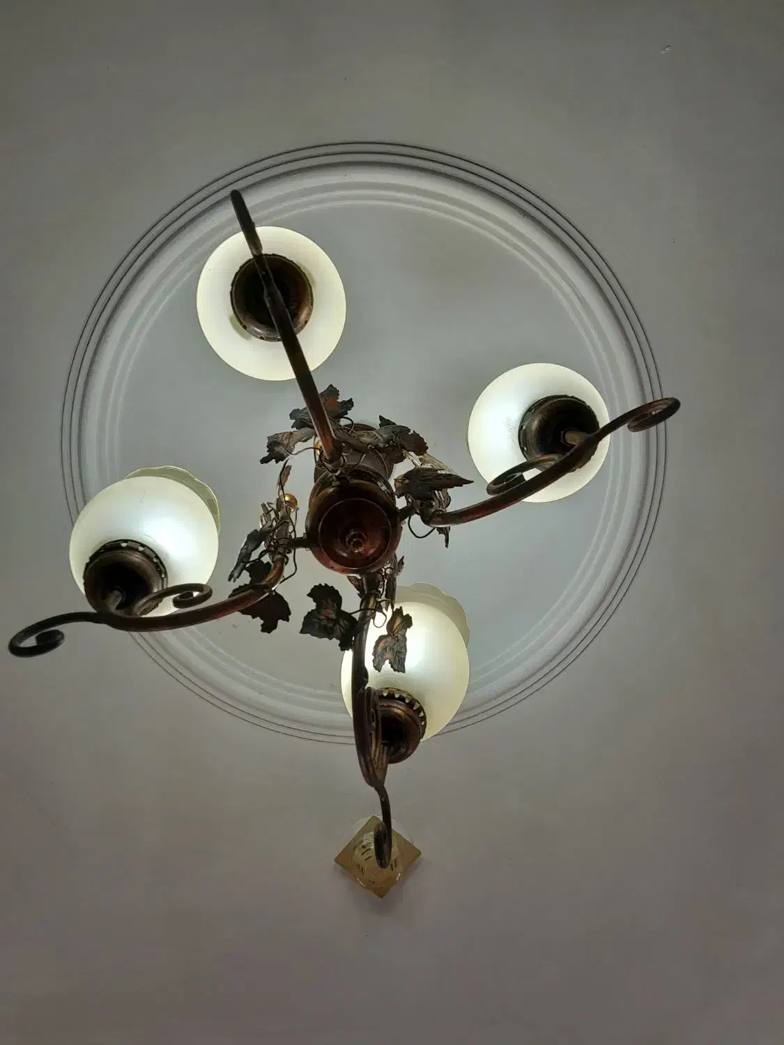 لوستر چهار چراغ فلزی|لوستر و چراغ آویز|خرمآباد, |دیوار