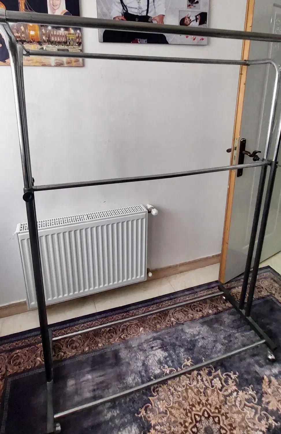 رگال لباس|بندرخت و رخت‌آویز|اسلام‌شهر, مطهری|دیوار