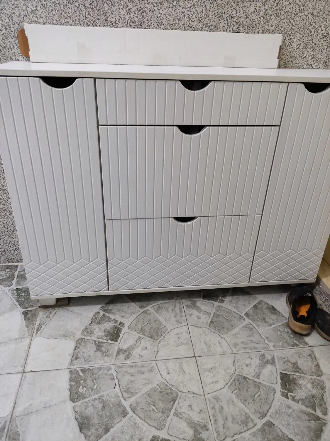 جاکفشی|جاکفشی، کمد، دراور|رشت, معلولین|دیوار