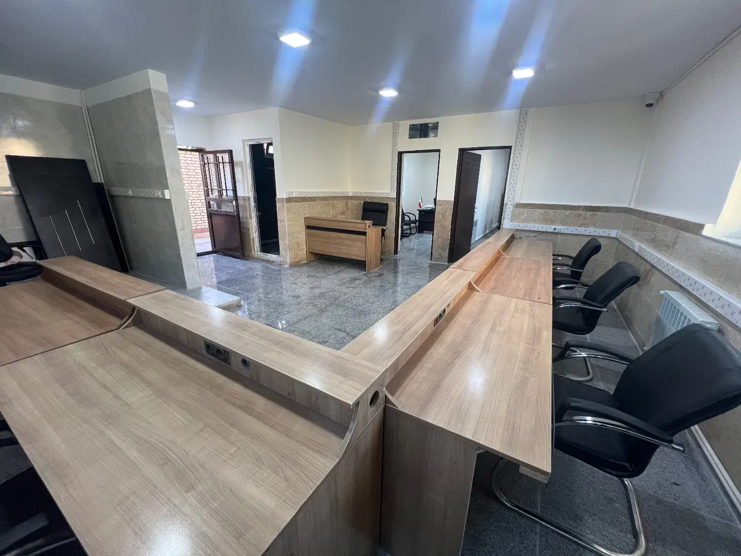 استخدام منشی نیمه وقت|استخدام اداری و مدیریت|چهارباغ, |دیوار