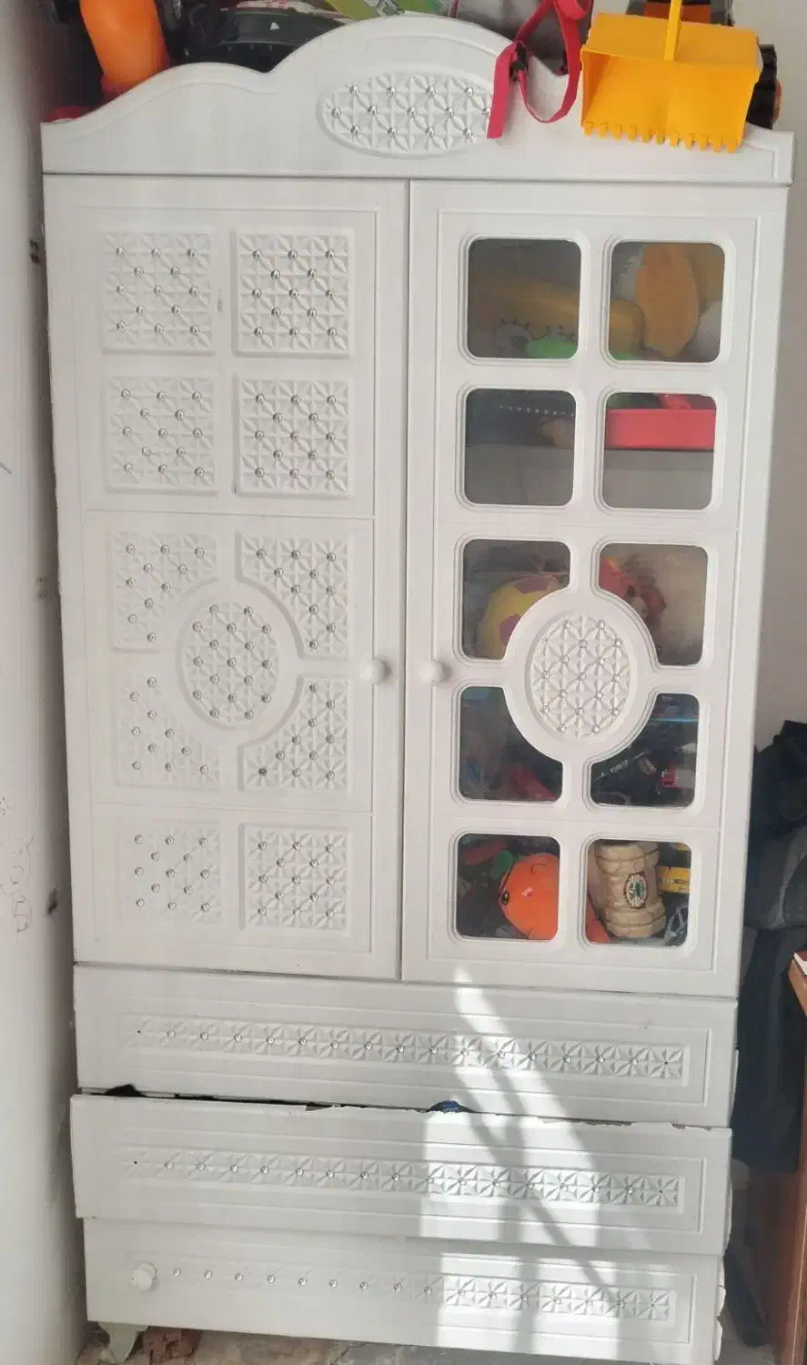 کمد|جاکفشی، کمد، دراور|زبرخان, |دیوار