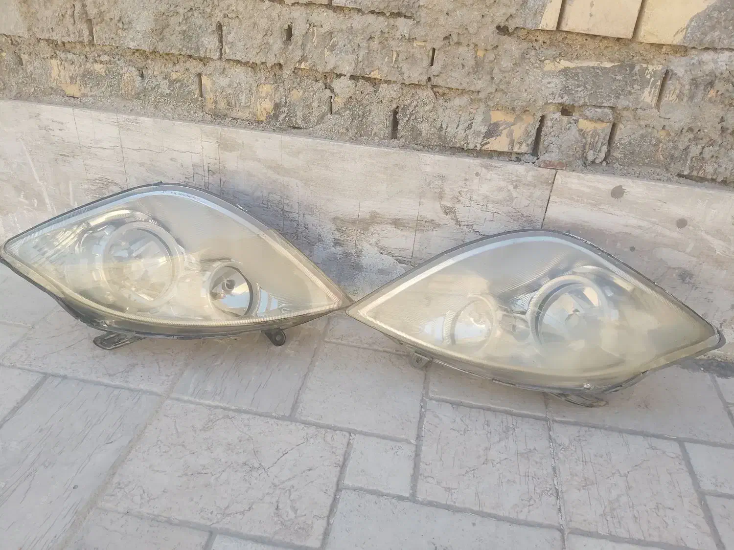 ۲ عدد چراغ جلو تیبا ۱ همراه با لامپ بفروش میرسد|قطعات یدکی و لوازم جانبی|امیدیه, |دیوار