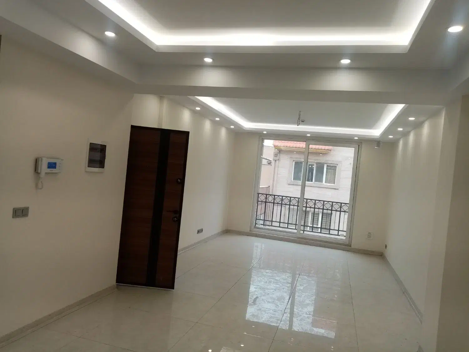 104 متر نوساز ستارخان توحید دو کله نورگیر خوب