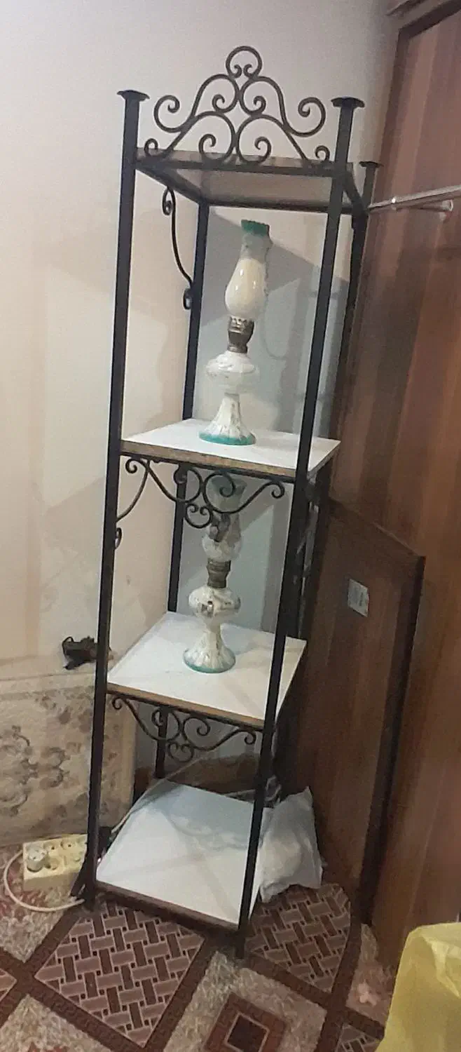 دکور ارایشگاه|آرایشگاه و سالن‌های زیبایی|قم, هفت تیر|دیوار