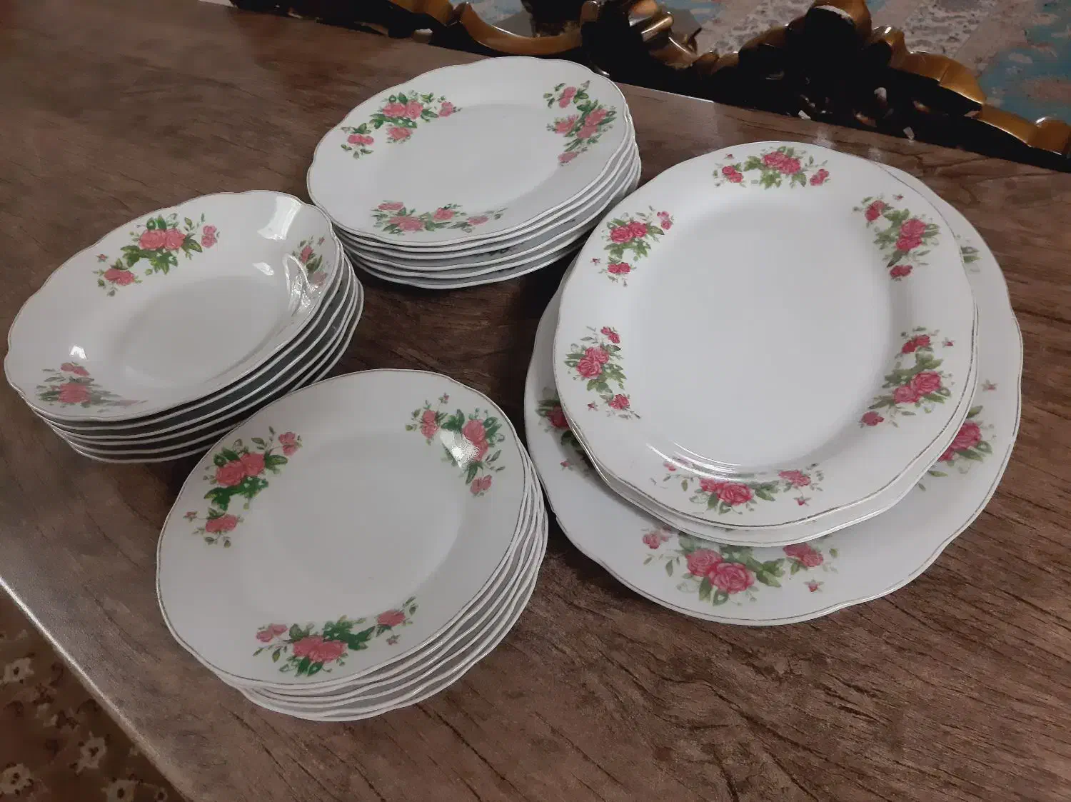 ظرف و ظروف چینی گل سرخی گلسرخی گل سرخ|ظروف سرو و پذیرایی|تهران, شهرک شریعتی|دیوار