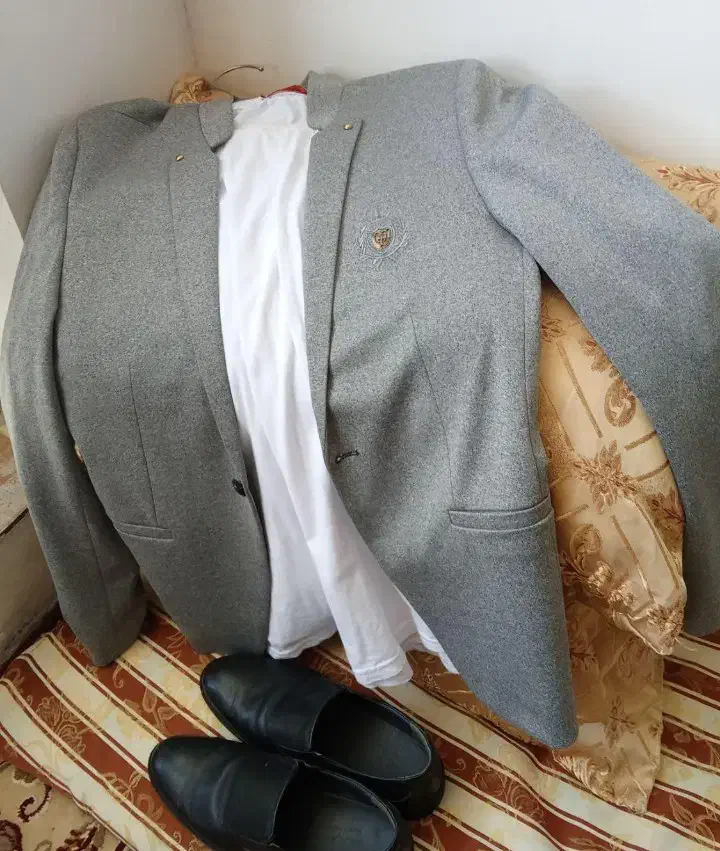 کت وکفش مجلسی خیلی شیک وزیبا|کفش و لباس بچه|فیروزآباد (فارس), |دیوار