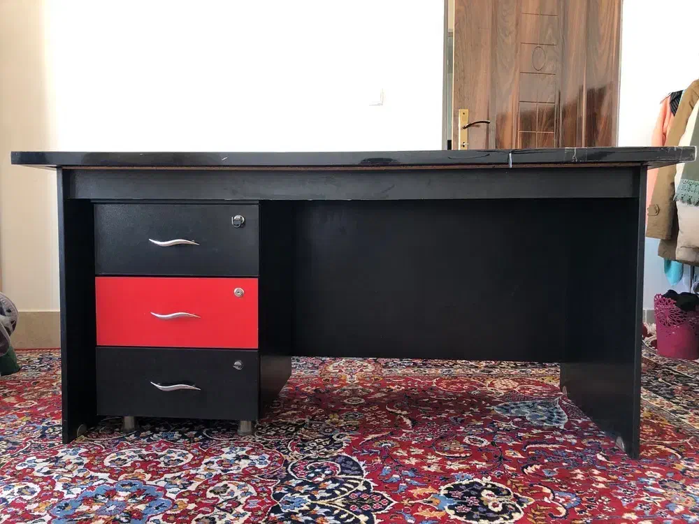 میز کار|دفتر کار|نیشابور, هفده شهریور|دیوار