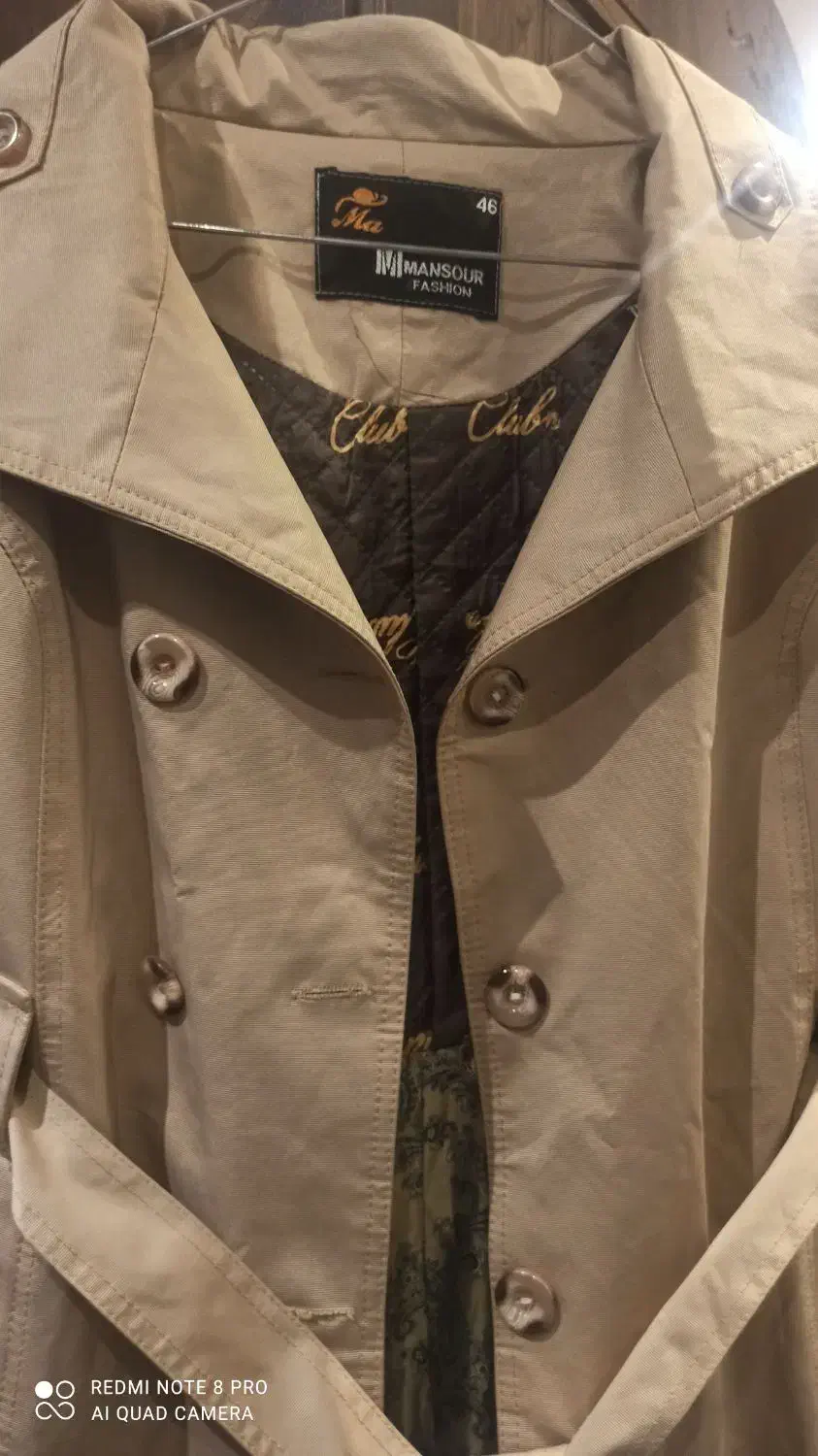 بارانی زنانه تمیز نو هست|لباس|رشت, رشتیان|دیوار