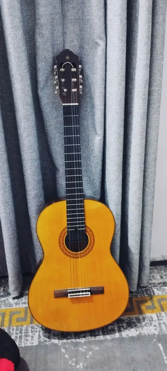 گیتار یاماها c70|گیتار، بیس، امپلیفایر|آکند, |دیوار