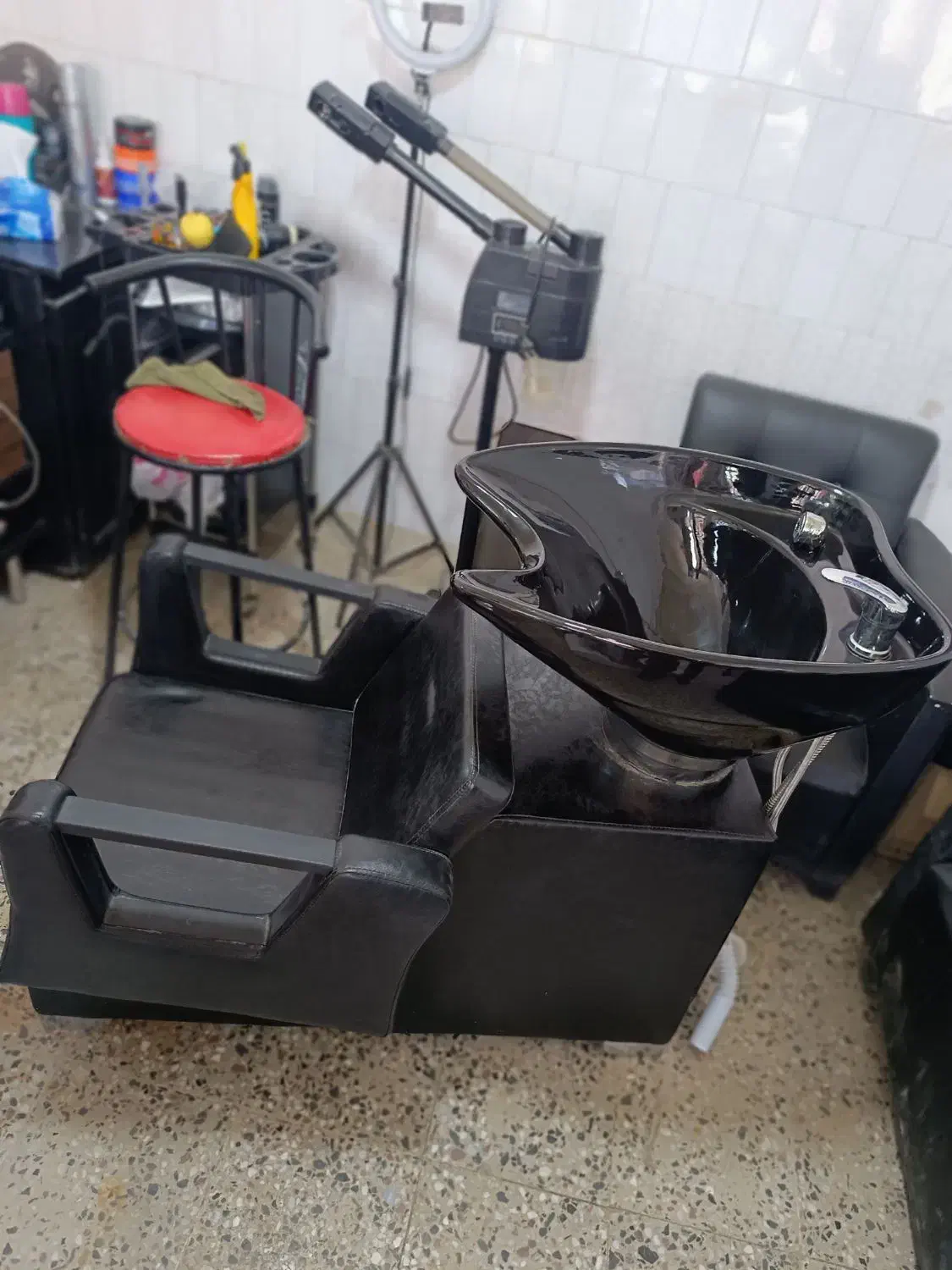 صندلی اصلاح و سرشور امناسب ارایشگاه مردانه و زنانه|آرایشگاه و سالنهای زیبایی|سنندج, |دیوار