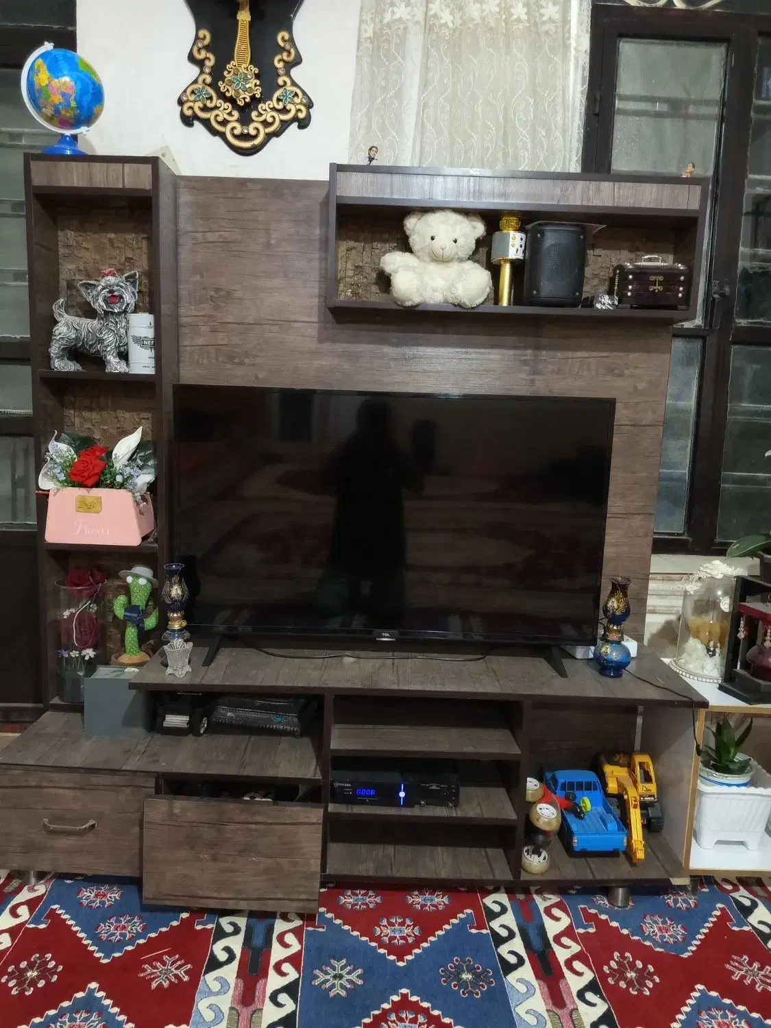 زیرتلوزیون|میز تلویزیون|سیدان, |دیوار