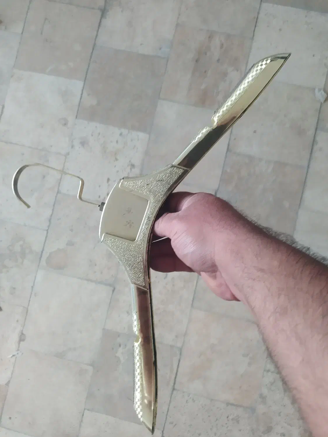 چوب لباسی|بندرخت و رختآویز|کاشان, عربها|دیوار