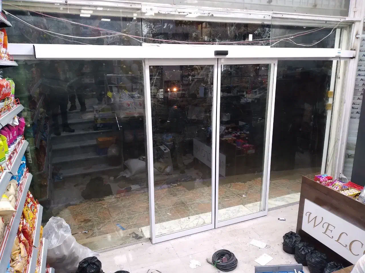 درب اتوماتیک شیشه ای/مدل 2لت/کد رنگ 9017|خدمات پیشه و مهارت|کرمانشاه, |دیوار