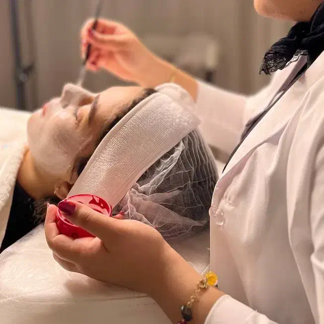 فشیال و اسکراب اسکالپ بطور تخصصی|خدمات آرایشگری و زیبایی|سبزوار, کاشفی شمالی (دادگستری)|دیوار