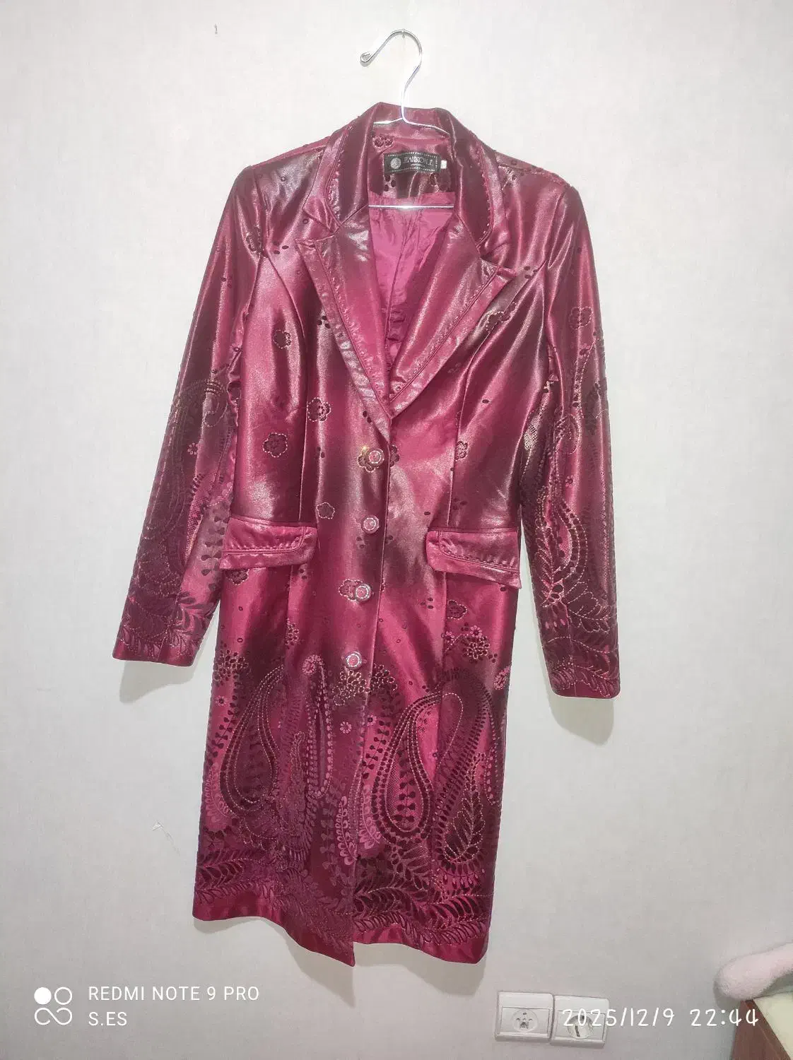 فروش لباس یلدایی و تعدادی لباس دیگه|لباس|مشهد, زمانه|دیوار