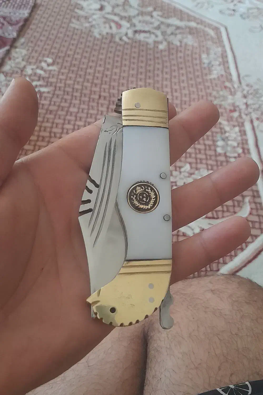 چاقو ضامندار|کلکسیون اشیاء عتیقه|مرودشت, فاز دوم شهرک فرهنگیان|دیوار