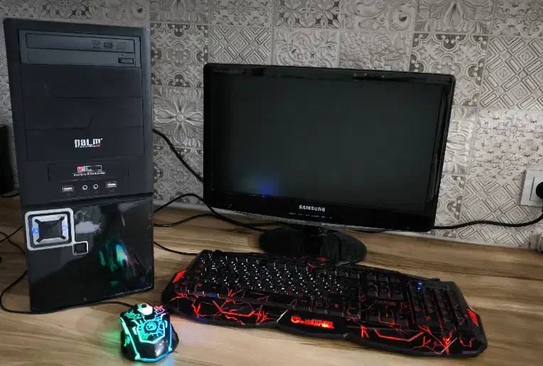 کامپویتر خانگی|رایانه رومیزی|آبیک, |دیوار