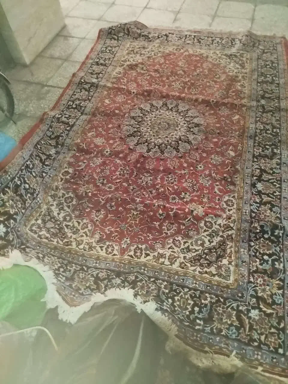 تعدادی فرش کارکرده|فرش|تهران, چوب تراش|دیوار