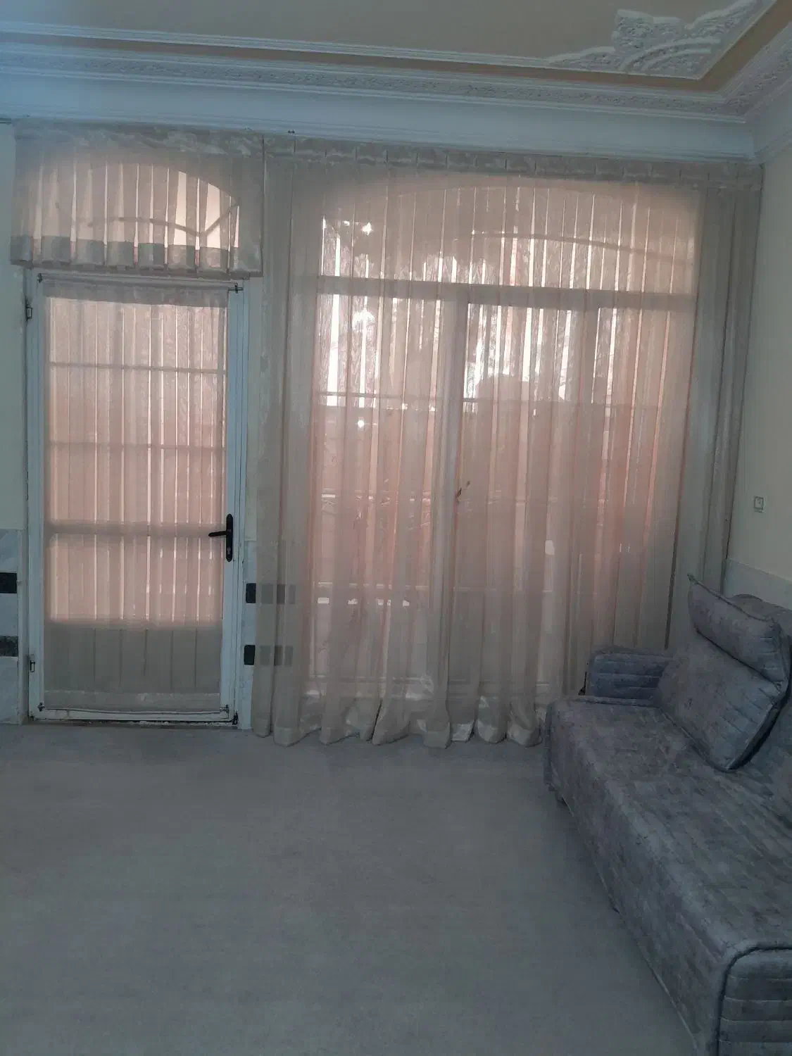 پرده تمیز بدون پارگی یا زدگی|پرده، رانر، رومیزی|قم, انسجام|دیوار