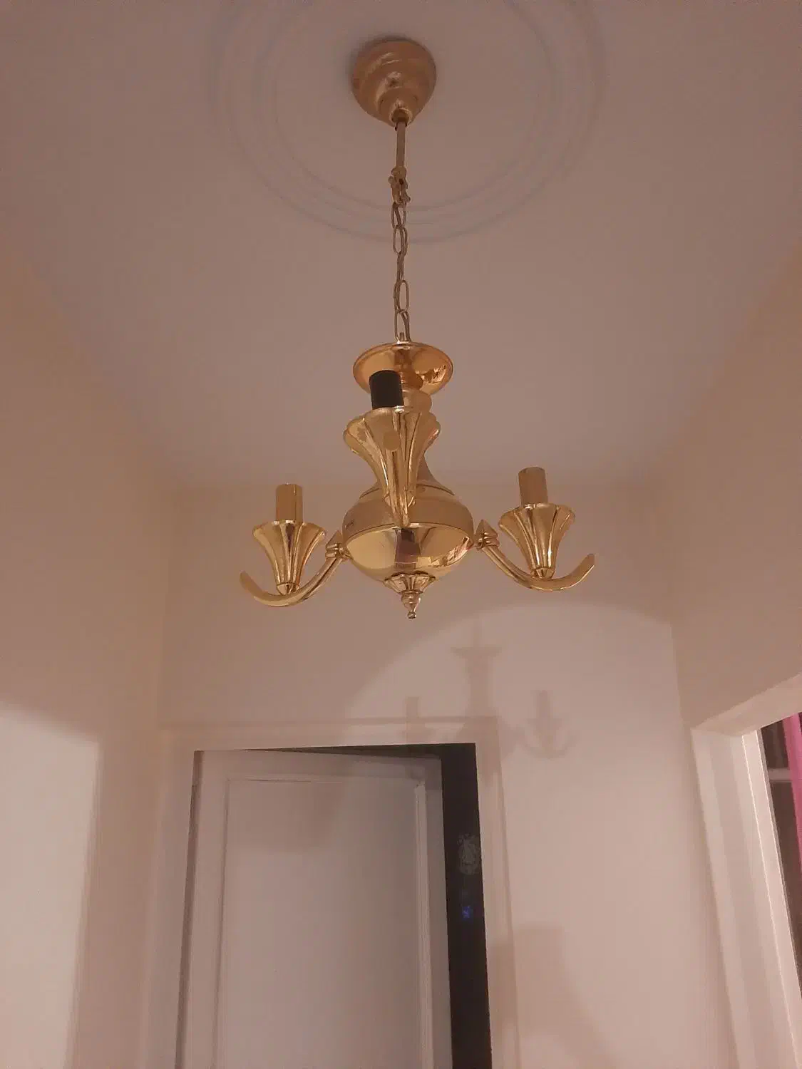لوستر ۳شاخه برنج ابکاری طلا|لوستر و چراغ آویز|تهران, یوسف‌آباد|دیوار